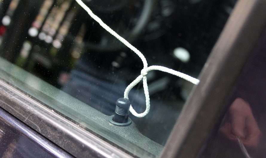 5 лайфхаков, которые помогут открыть замок на авто, если ключи остались в салоне